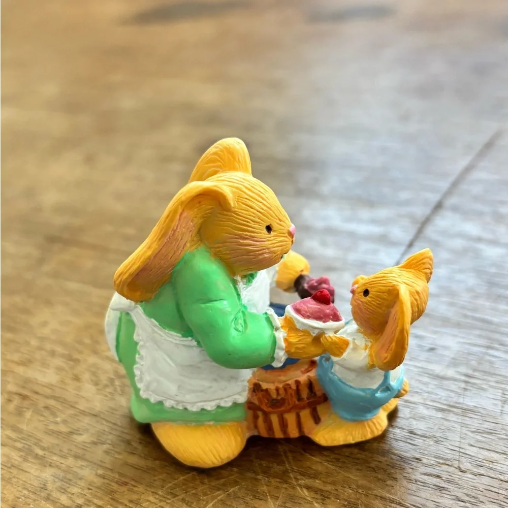 1993 Harvest Hill Easter Bunny Shelf- Collectibles Antiques Handcrafted
